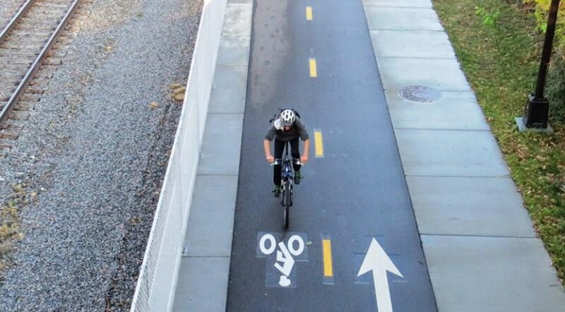 Cedar Lake Trail in Minneapolis, Minnesota | Photo by Tony Hull, Toole Design Group