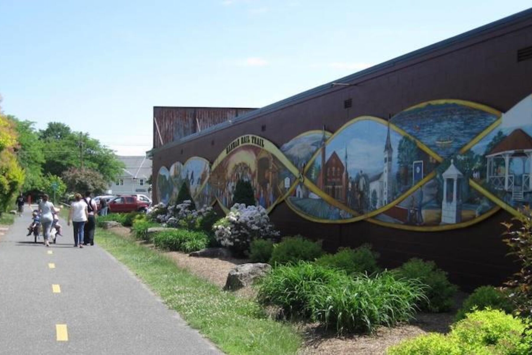 Massachusetts' Manhan Rail Trail mural | Photo by Wendy Hammerle