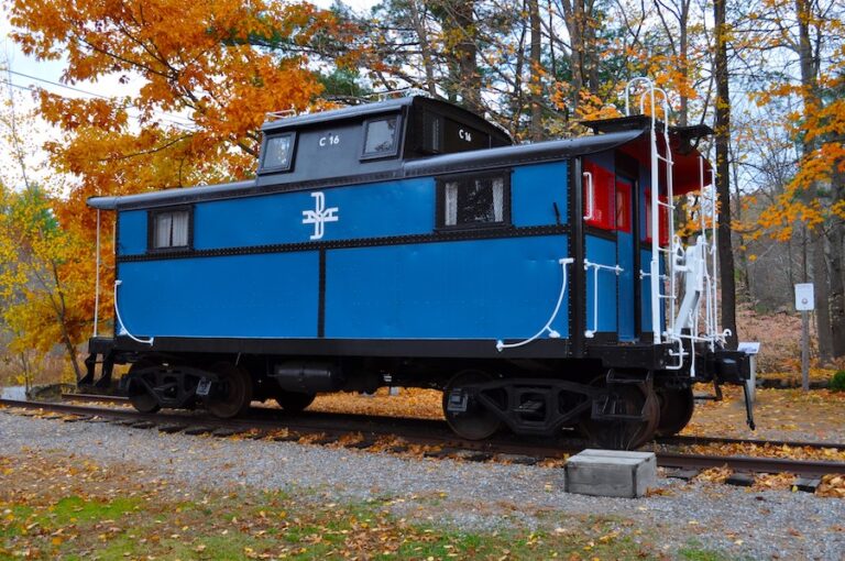 Top 10 Trails In New Hampshire Rails To Trails Conservancy Rails To   New Hampshires Windham Rail Trail Photo By Andrew Riedl  768x510 