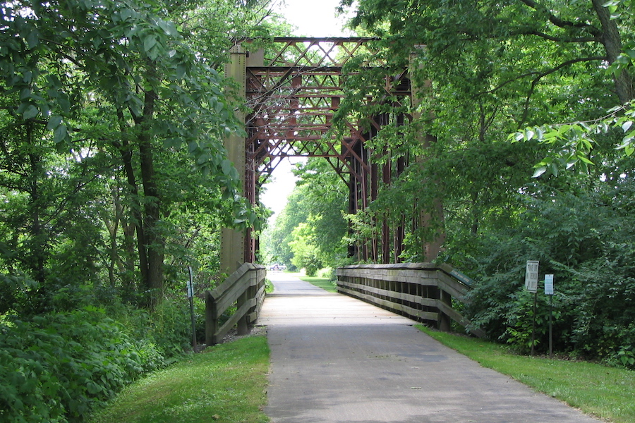 Winding its way northeast from Cincinnati for 78 miles through state parks and small towns, the Little Miami Scenic Trail offers a tranquil, paved route through Ohio’s scenic Miami Valley region. Photo by Abigail Holloran, courtesy Greene County Parks and Trails.